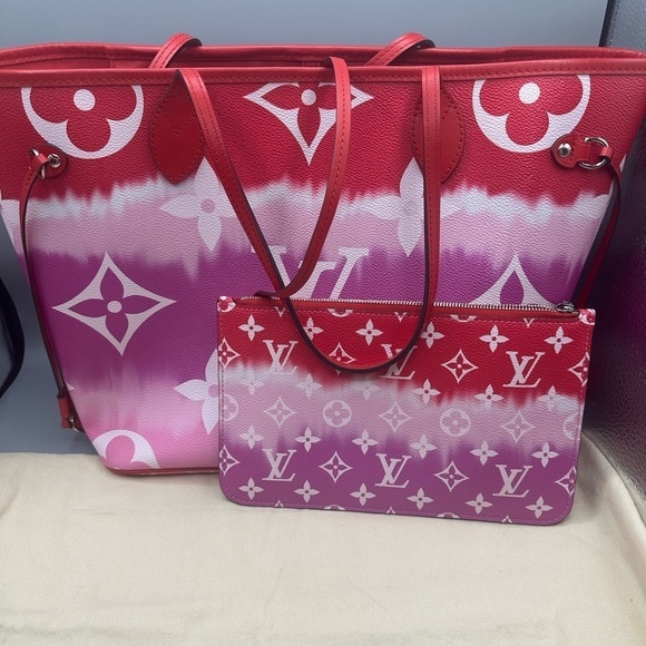 Louis Vuitton Neverfull LV Escale tie dye with pouch - Picture 1 of 15